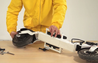 Airwheel爱尔威Z3电动滑板车维修教学视频之更换电机